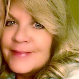 Meet your Posher, Deborah